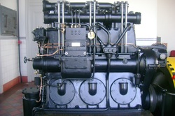 Motor a Ã³leos pesados Sulzer-Winterthur de 90 CV_1